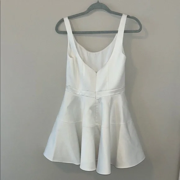 Adeirlina Elegant Me & You Mini white bridal Dress! - Picture 7 of 10